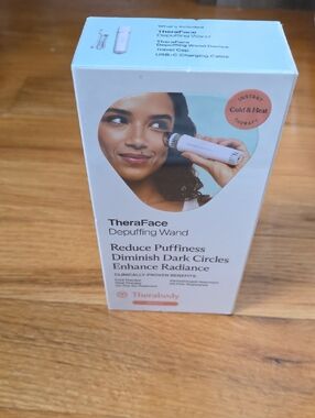 Therabody TheraFace Depuffing Wand - White